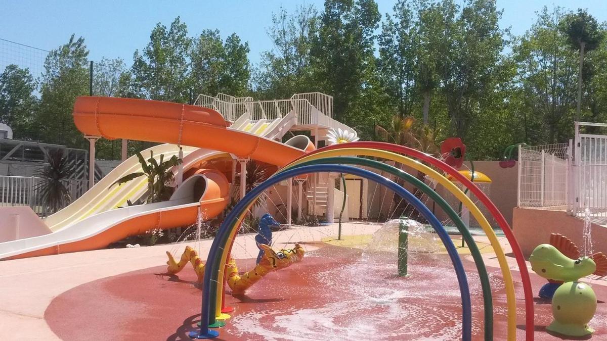 Camping Les Sables Du Midi Hotel Valras-Plage Exterior photo